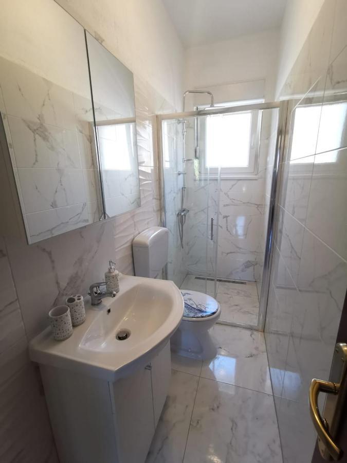Apartments Mila Kastela Bagian luar foto