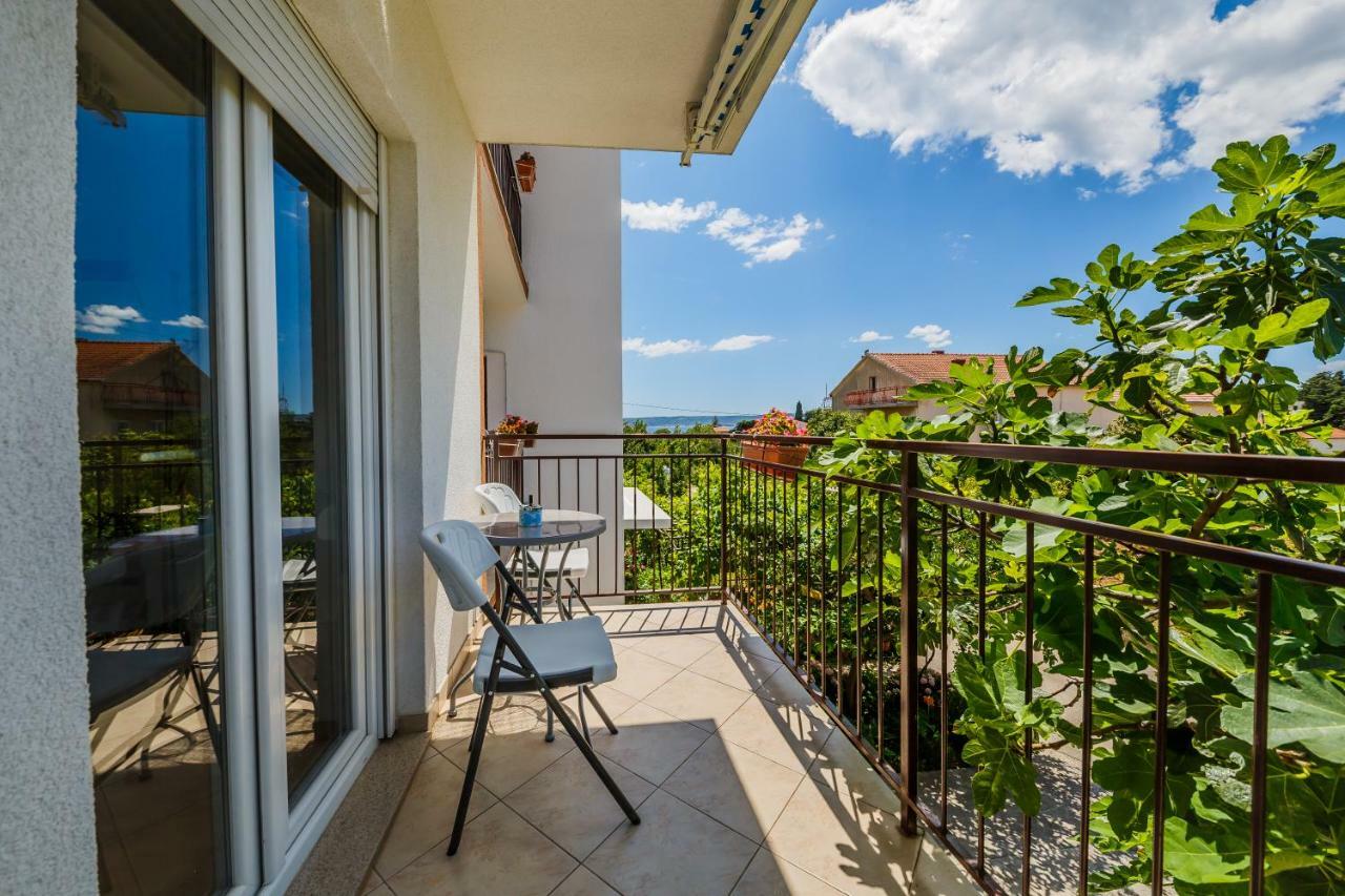 Apartments Mila Kastela Bagian luar foto