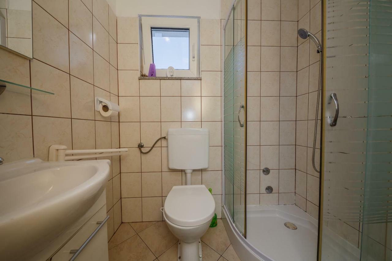 Apartments Mila Kastela Bagian luar foto