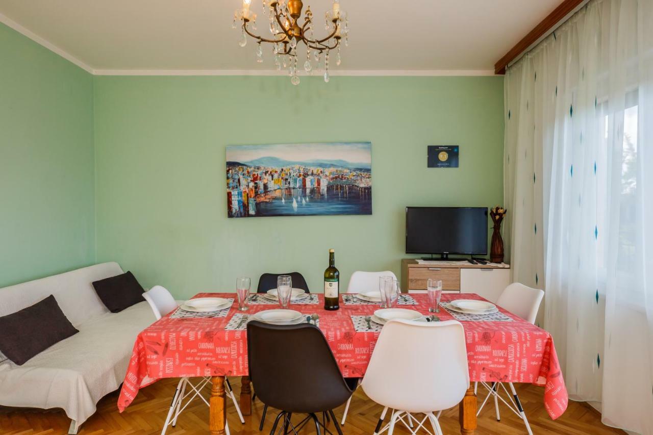 Apartments Mila Kastela Bagian luar foto