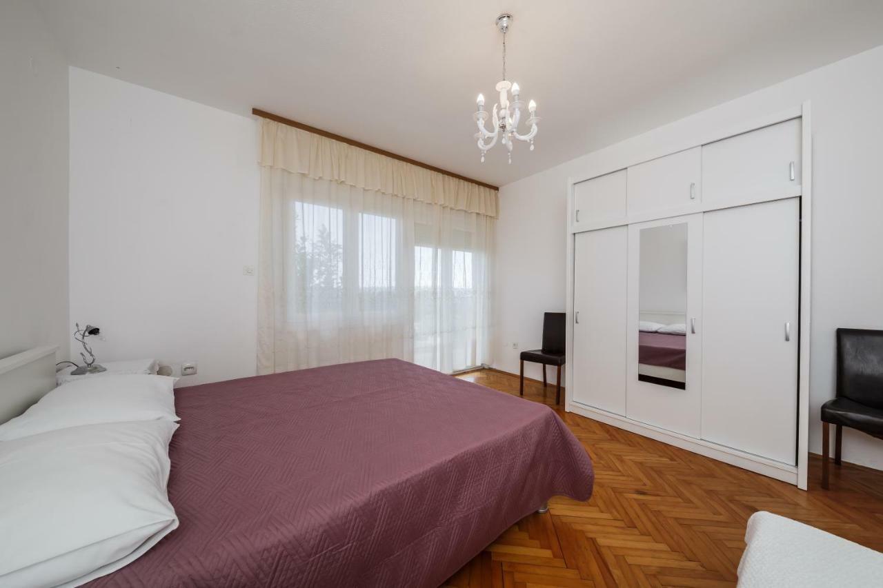 Apartments Mila Kastela Bagian luar foto