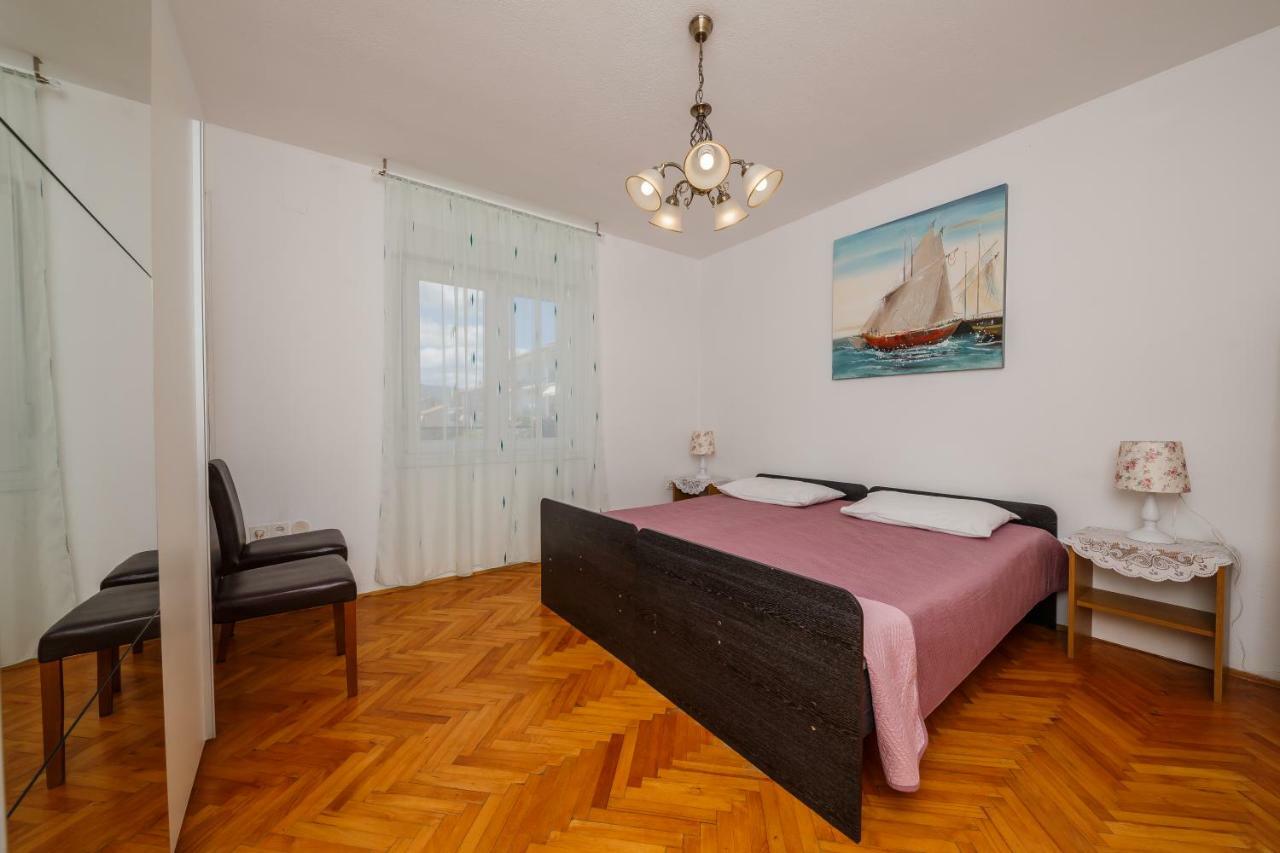 Apartments Mila Kastela Bagian luar foto